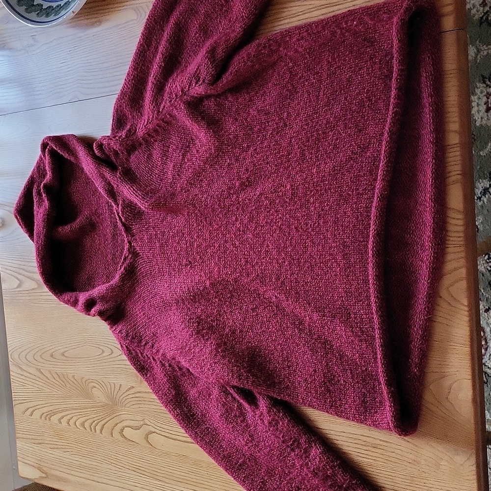 Unisex burgundy alpaca pullover